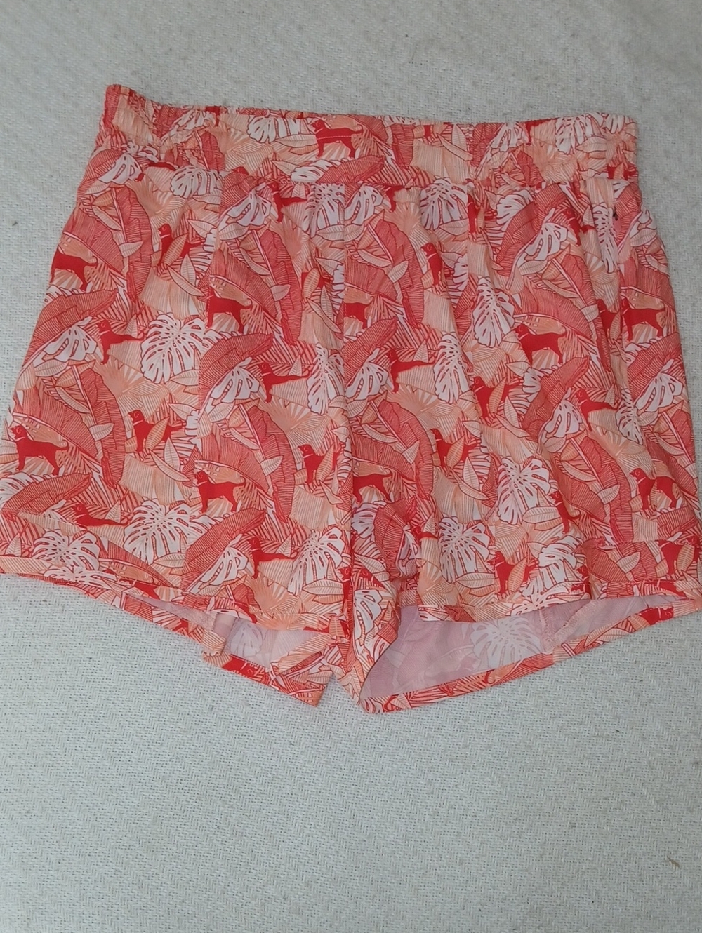 The Black Dog Coral & Peach Leaf-Print Athletic Shorts